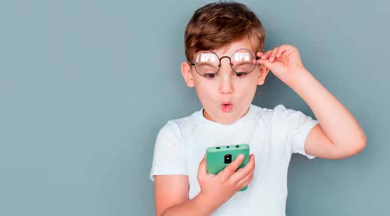 ¿Tu hijo está listo para su primer teléfono?